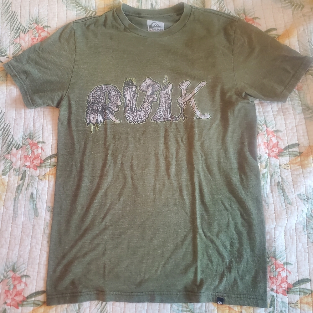 Mens small quiksilver t shirt